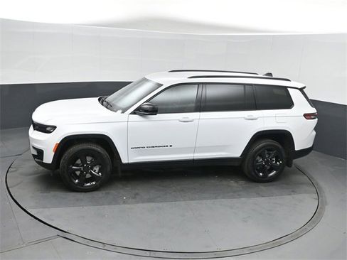 New 2025 Jeep Grand Cherokee L Limited w/ Black Appearance Package image 37