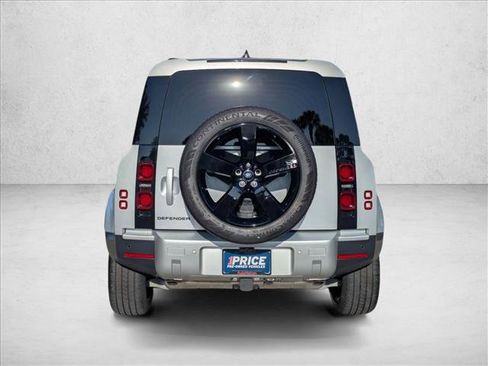 Used 2024 Land Rover Defender 110 S image 7