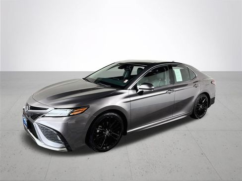 Used 2024 Toyota Camry XSE FWD image 2