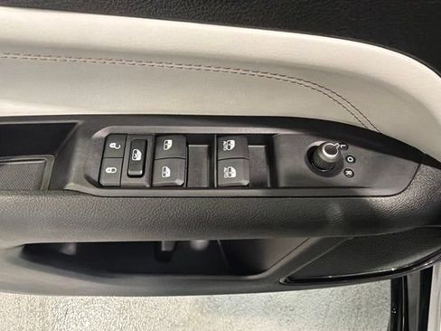 Used 2022 Jeep Compass Limited w/ Elite Group AWD/4WD image 19