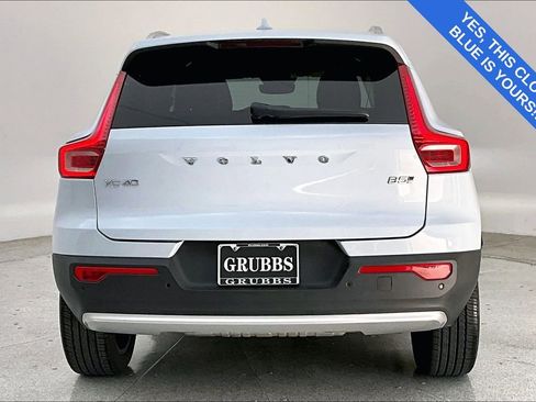 Certified 2025 Volvo XC40 B5 Plus image 6