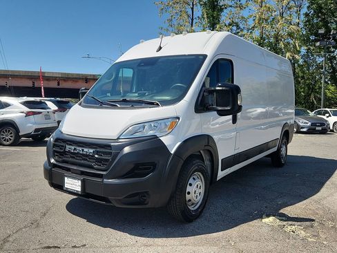 Used 2023 RAM ProMaster 2500 FWD image 3