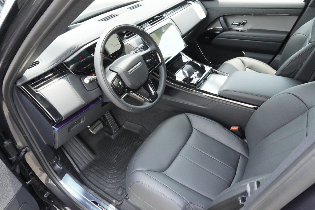 New 2026 Land Rover Range Rover Sport Dynamic SE AWD/4WD image 18