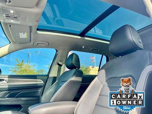 Used 2021 Volkswagen Atlas SEL Premium image 22