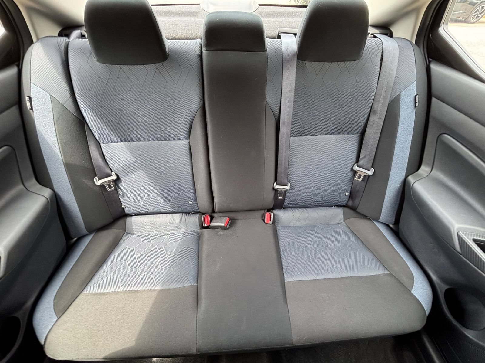 Used 2025 Nissan Versa SV FWD image 34