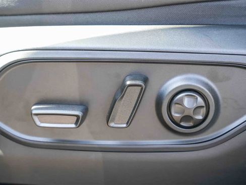 New 2025 Jeep Grand Cherokee L Limited w/ Luxury Tech Group II image 21