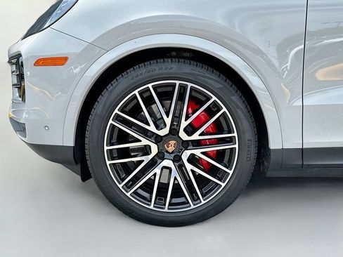 Certified 2026 Porsche Cayenne S AWD/4WD image 33