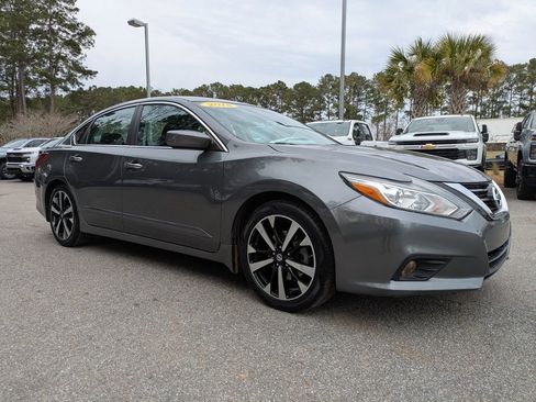 Used 2018 Nissan Altima 2.5 SR image 2