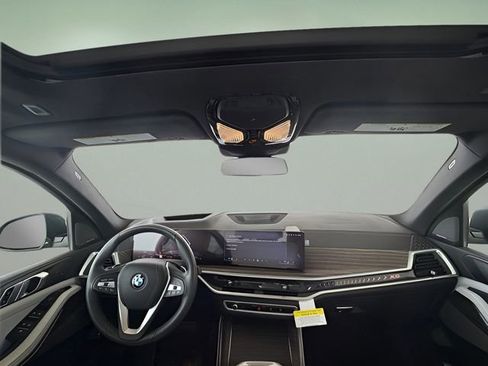 Used 2024 BMW X5 xDrive50e w/ Premium Package image 40