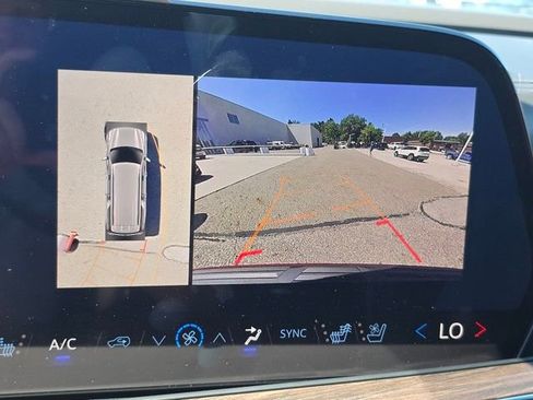 New 2025 Chevrolet Suburban Premier image 6