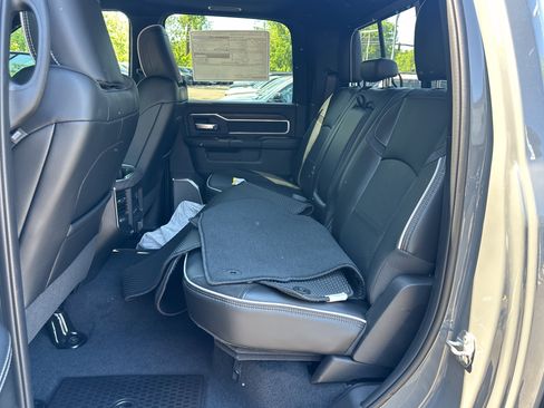 New 2026 RAM 2500 Laramie AWD/4WD image 31