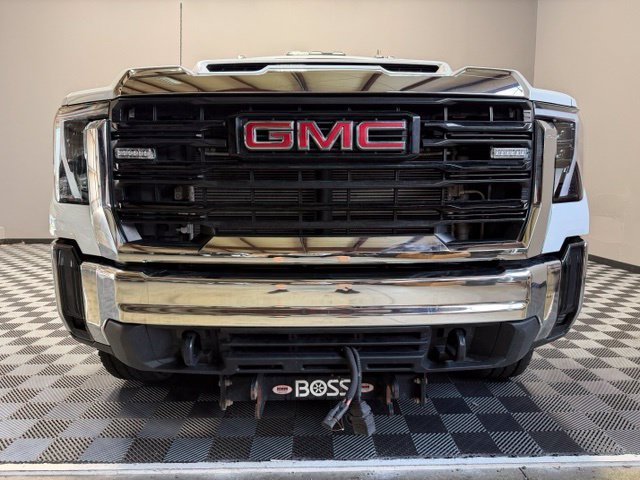 Used 2024 GMC Sierra 2500 Pro w/ Convenience Package AWD/4WD image 3