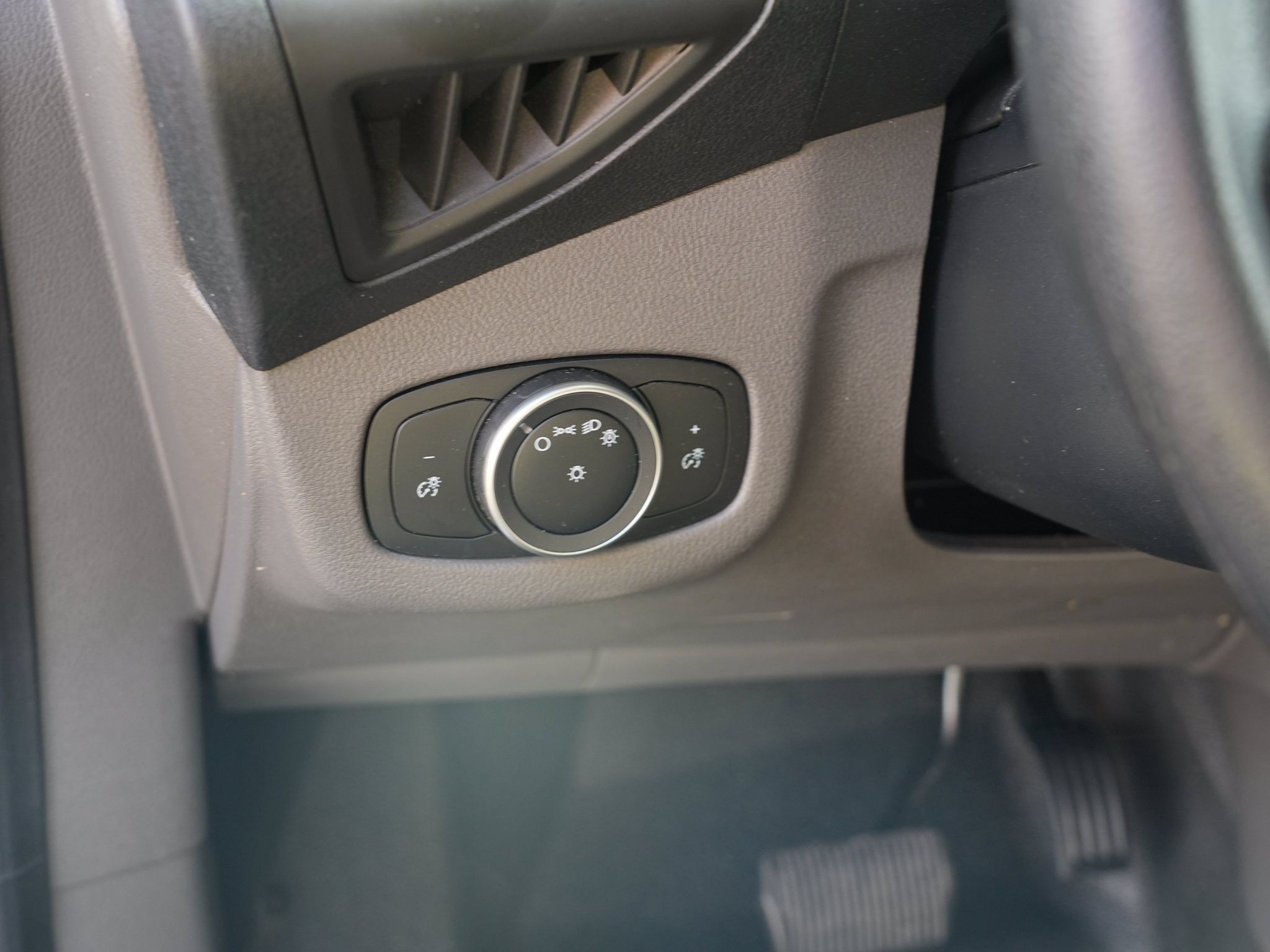 Used 2021 Ford Transit Connect XL FWD image 18