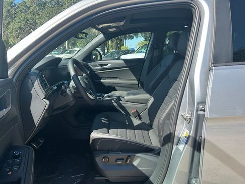 New 2026 Volkswagen Atlas Cross Sport SEL R-Line image 9