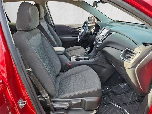 Used 2023 Chevrolet Equinox LT image 25