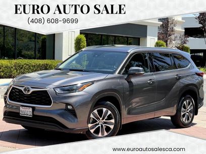 Used 2021 Toyota Highlander XLE