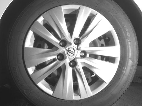Used 2025 Nissan Sentra S FWD image 14