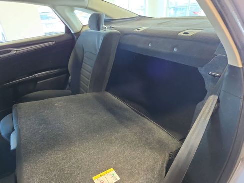 Used 2020 Ford Fusion SE FWD image 29