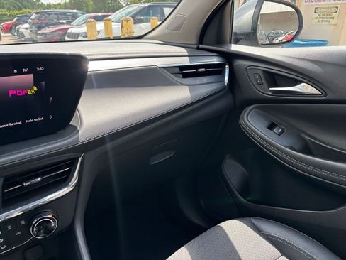 Used 2025 Buick Encore GX Preferred image 34