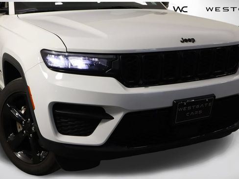Used 2023 Jeep Grand Cherokee Altitude AWD/4WD image 42