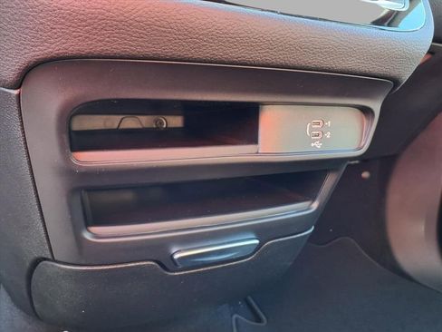 New 2026 Chrysler Pacifica Select image 8