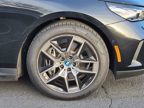 Used 2024 BMW i5 eDrive40i w/ Convenience Package image 8