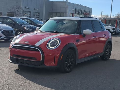 Used 2024 MINI Cooper 4-Door Hardtop image 10