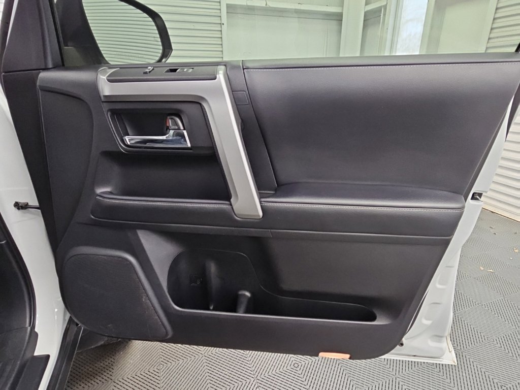Used 2024 Toyota 4Runner SR5 Premium w/ Moonroof Package RWD image 42