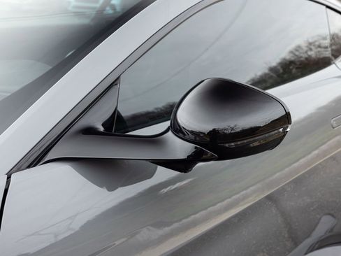 Used 2025 Aston Martin V8 Vantage Coupe image 21