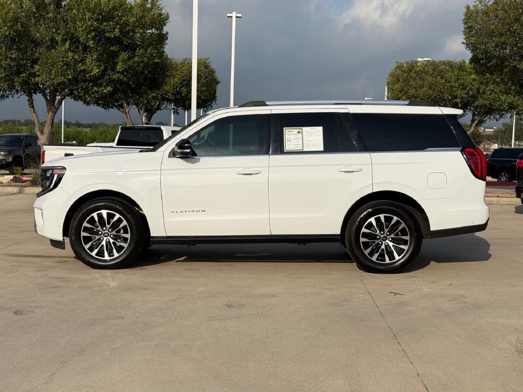 Used 2025 Ford Expedition Platinum AWD/4WD image 2