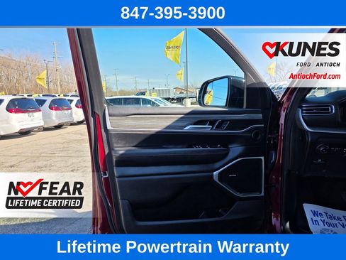 Used 2024 Jeep Wagoneer L Series II w/ Flexible Seating Group image 13