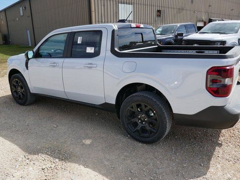 New 2025 Ford Maverick Lariat w/ Black Appearance Package image 6