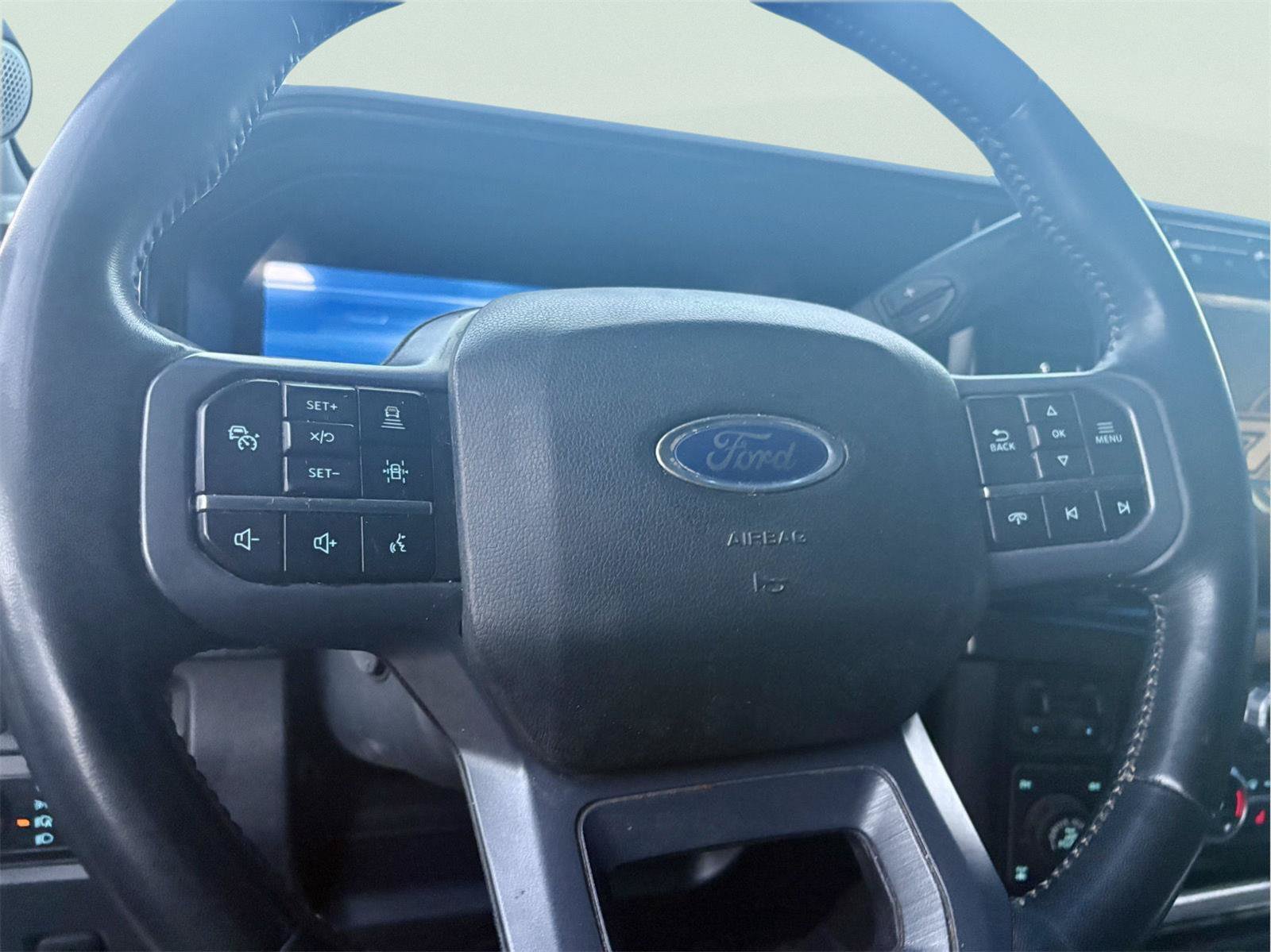 Used 2023 Ford F250 Lariat w/ Lariat Ultimate Package AWD/4WD image 13