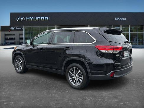 Used 2019 Toyota Highlander XLE image 6