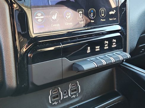 Used 2020 RAM 1500 Laramie w/ Sport Appearance Package image 15