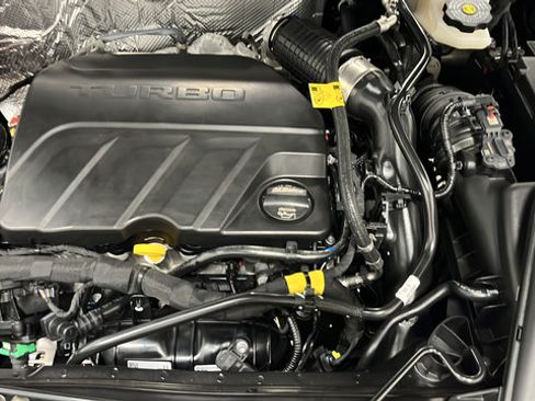 New 2026 Chevrolet Trax LT w/ Midnight Edition FWD image 25