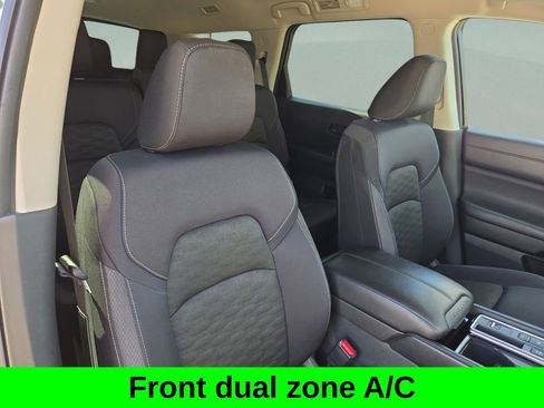 Used 2024 Nissan Pathfinder SV image 15