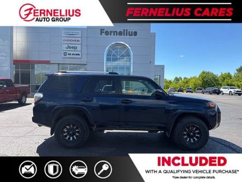 Used 2021 Toyota 4Runner SR5 AWD/4WD image 6
