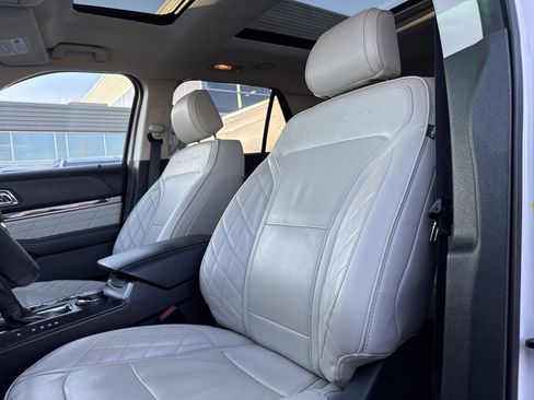 Used 2016 Ford Explorer Platinum image 12