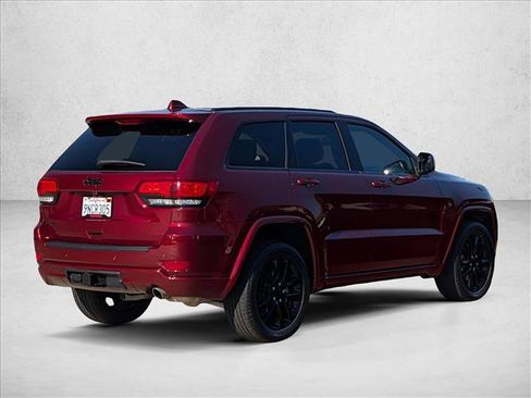 Used 2022 Jeep Grand Cherokee Laredo X AWD/4WD image 5