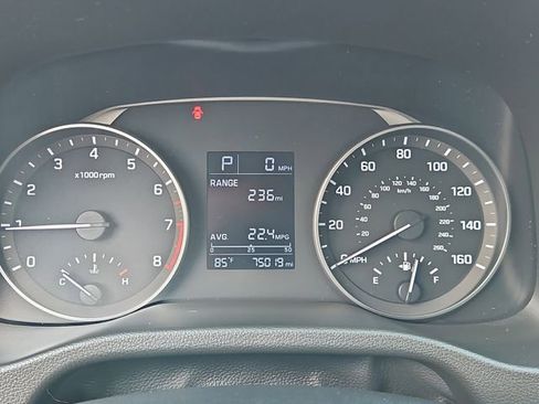 Used 2017 Hyundai Elantra SE FWD image 17