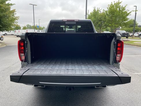 Used 2024 GMC Sierra 1500 Elevation w/ Preferred Package AWD/4WD image 12