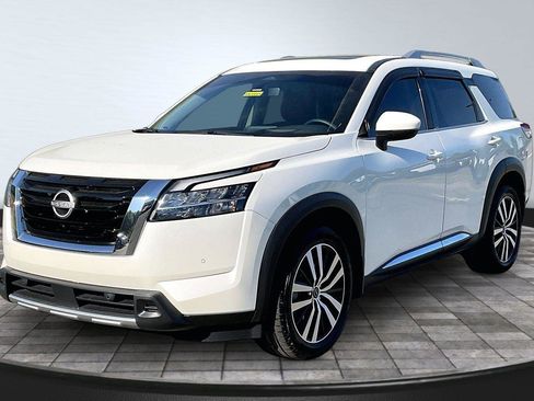 Certified 2024 Nissan Pathfinder Platinum AWD/4WD image 11