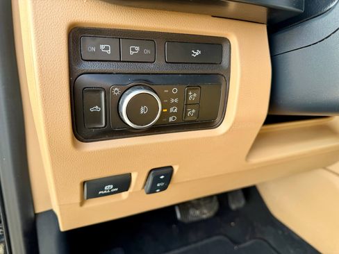 Used 2024 Ford F250 Lariat w/ Chrome Package image 23