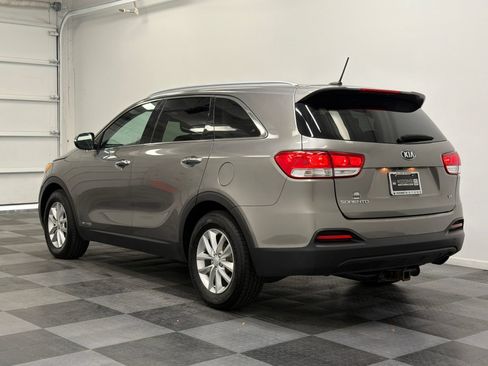 Used 2016 Kia Sorento LX AWD/4WD image 5