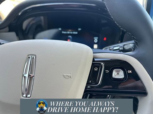 New 2026 Lincoln Corsair Premiere image 13