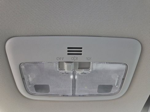 Used 2015 Toyota Corolla LE image 25