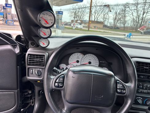 Used 2001 Chevrolet Camaro SS Coupe w/ SS Performance/Appearance Pkg RWD image 13