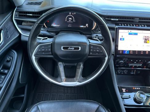 Used 2022 Jeep Grand Cherokee L Limited w/ Luxury Tech Group II AWD/4WD image 17