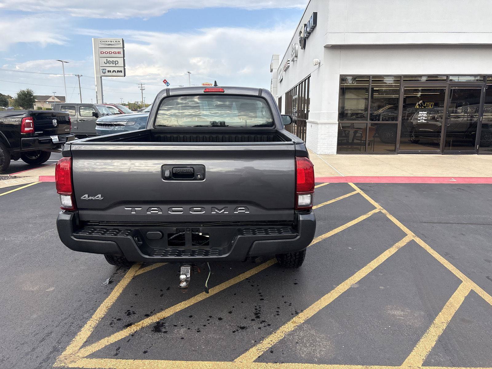 Used 2018 Toyota Tacoma SR AWD/4WD image 6